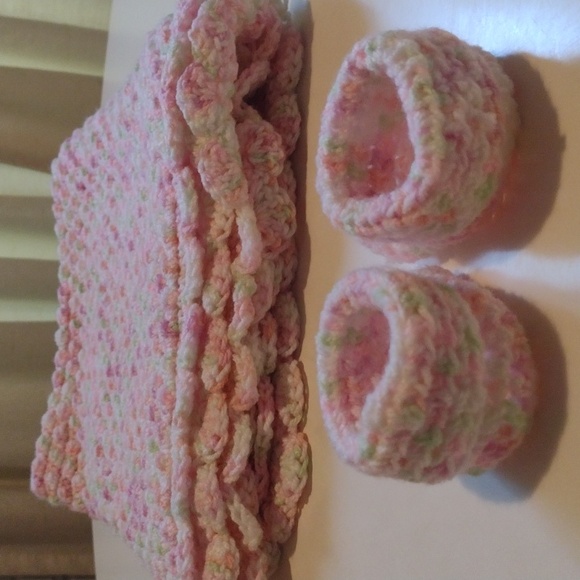 NEW Hand Crafted Baby Blanket Hat Booties Set Bundle Handmade Crochet Knit - Picture 13 of 16